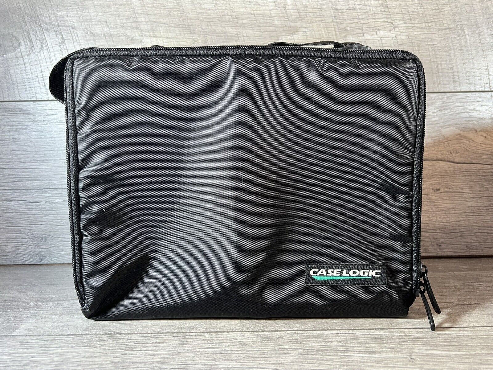 Case Logic Black 30 CD / Disc Holder Travel Carrying Case DJ Carry Bag w/ Strap