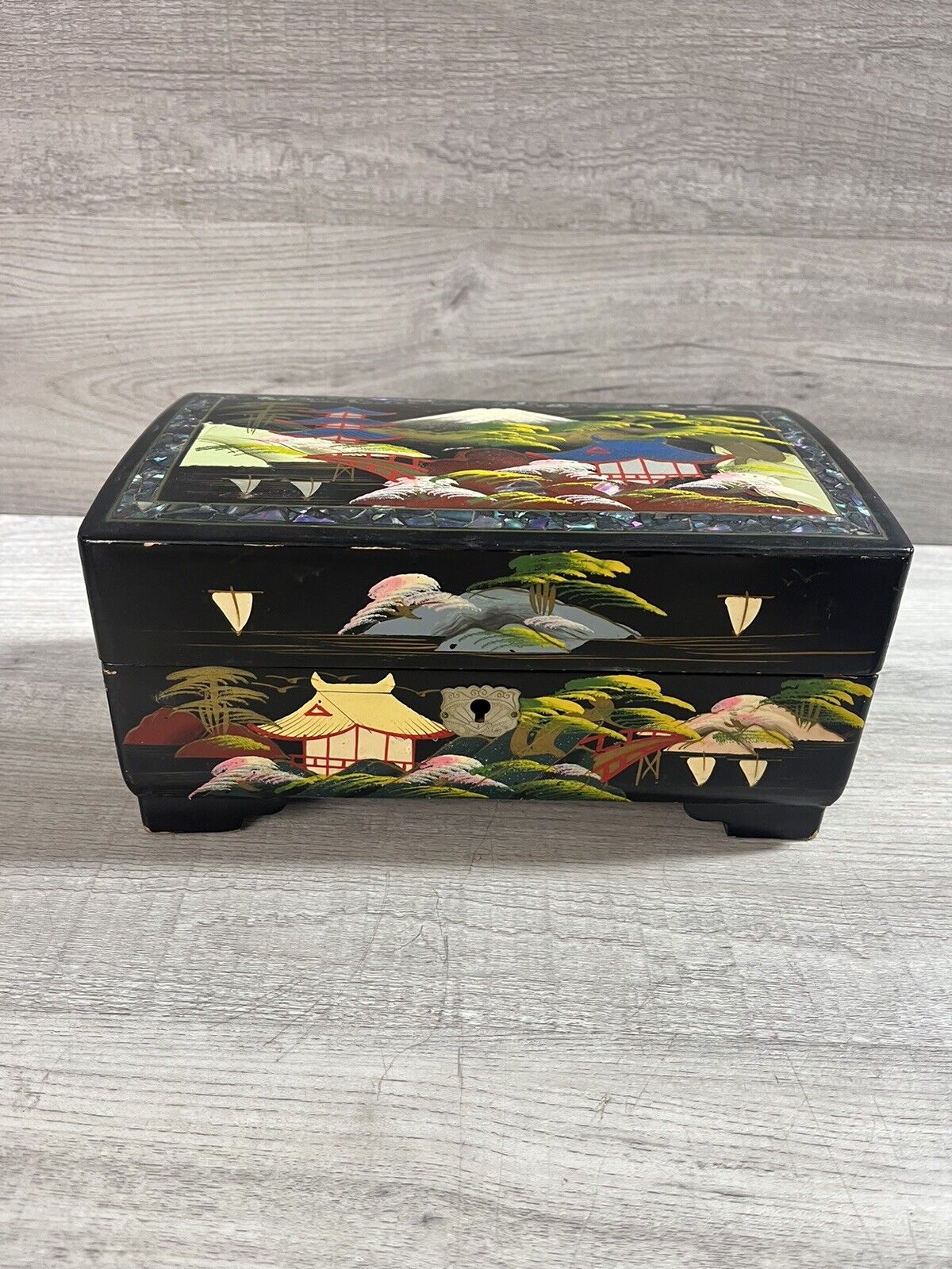 VINTAGE JAPANESE Lacquer MUSIC BOX WITH BALLERINA Pair Dancers