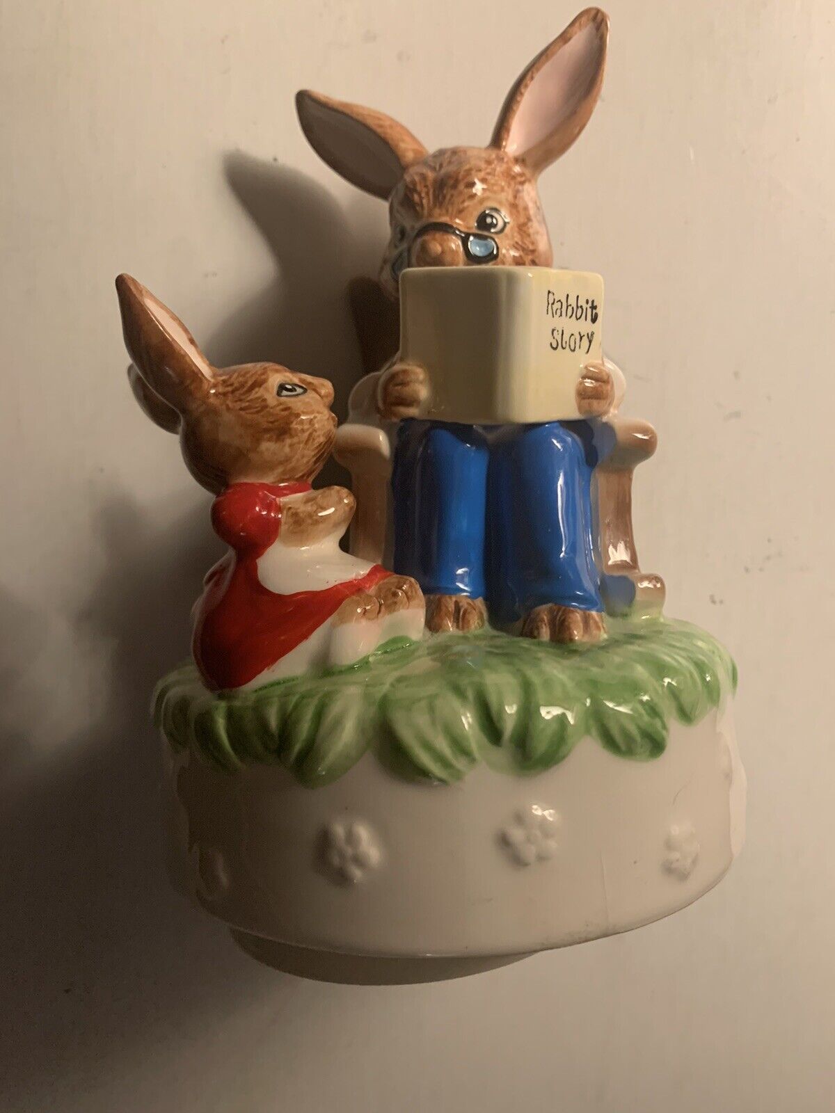 Vintage Brown Bunny Music Box JAPAN Reading Rocking Chair VG Condition