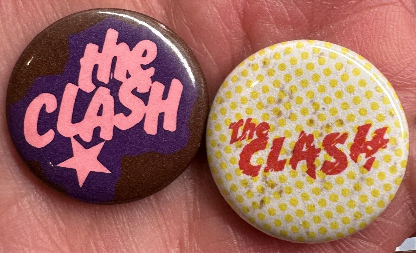 2 Vintage THE CLASH Pin PINBACK Button PUNK Rock N’ Roll BADGE Advertising Star