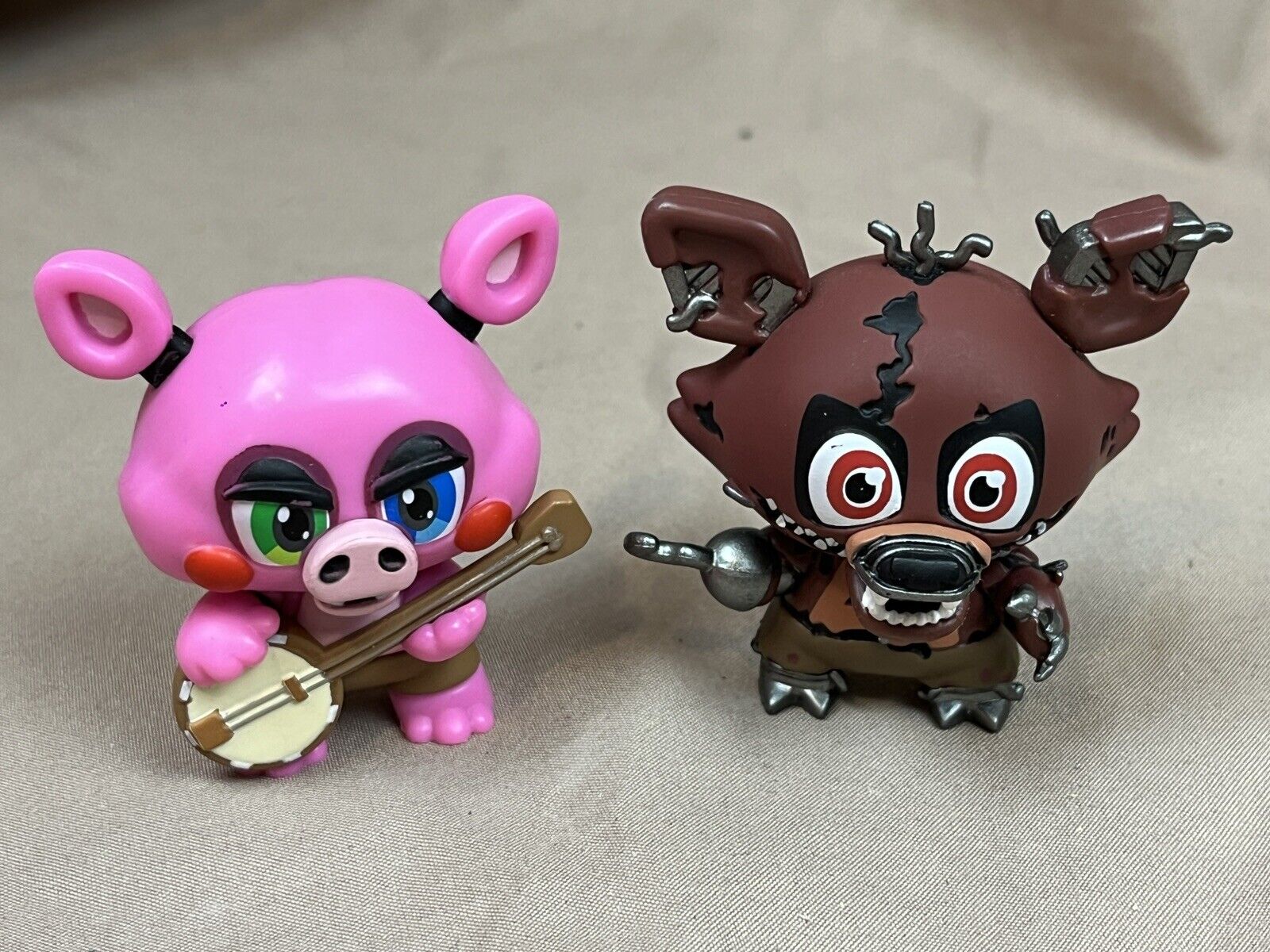 Funko Mini Mystery FNAT  Foxy Pigpatch With Banjo Pig Patch Sister Location EUC