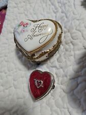VINTAGE MUSIC BOX HAPPY ANNIVERSARY FOOTED HEART SHAPE JAPAN & 1 ❤️ BOX picture