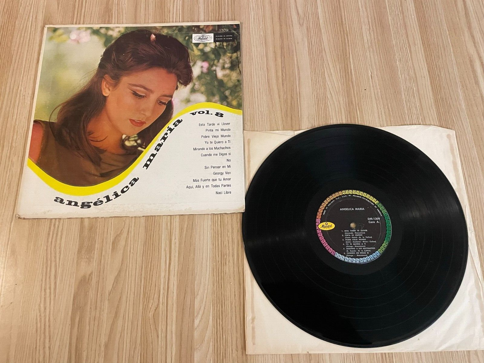 Angelica Maria Vol 8 1967 rare latin pop/rock LP Musart DM 1309 plays VG/VG+