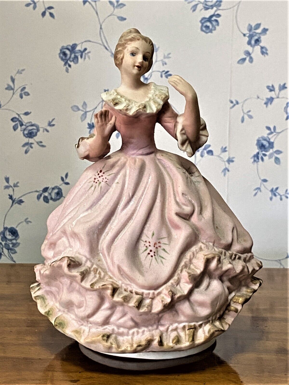Vintage Music Box Lady Figurine ~ Musical Museum ~ A Song of Love is a Sad Song