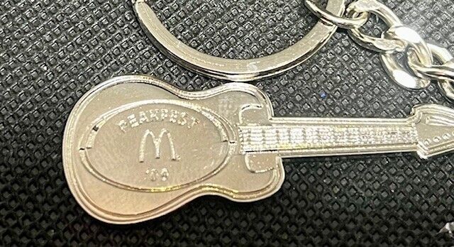 McDonald\'s Peakfest 09 Guitar Shape Key Chain