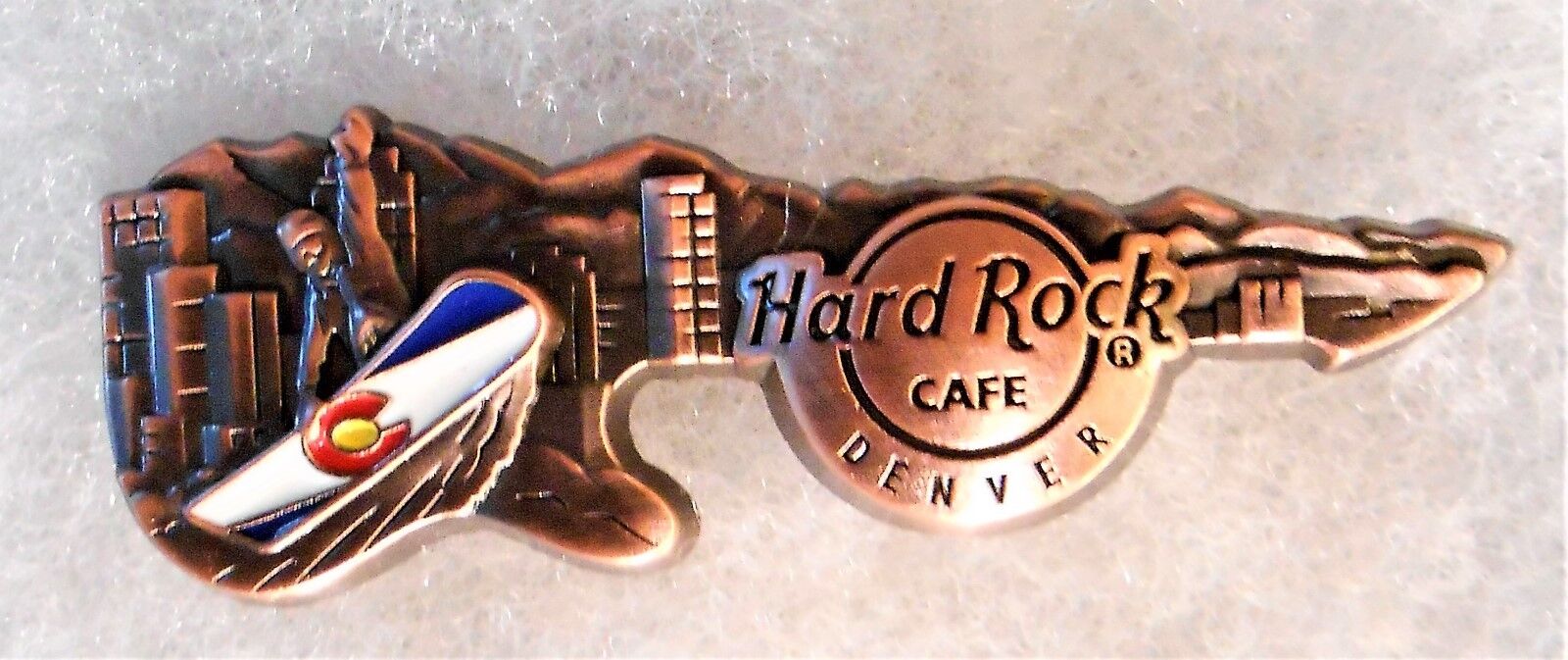 HARD ROCK CAFE DENVER 3D BRONZE SKYLINE GUITAR SERIES PIN # 95601