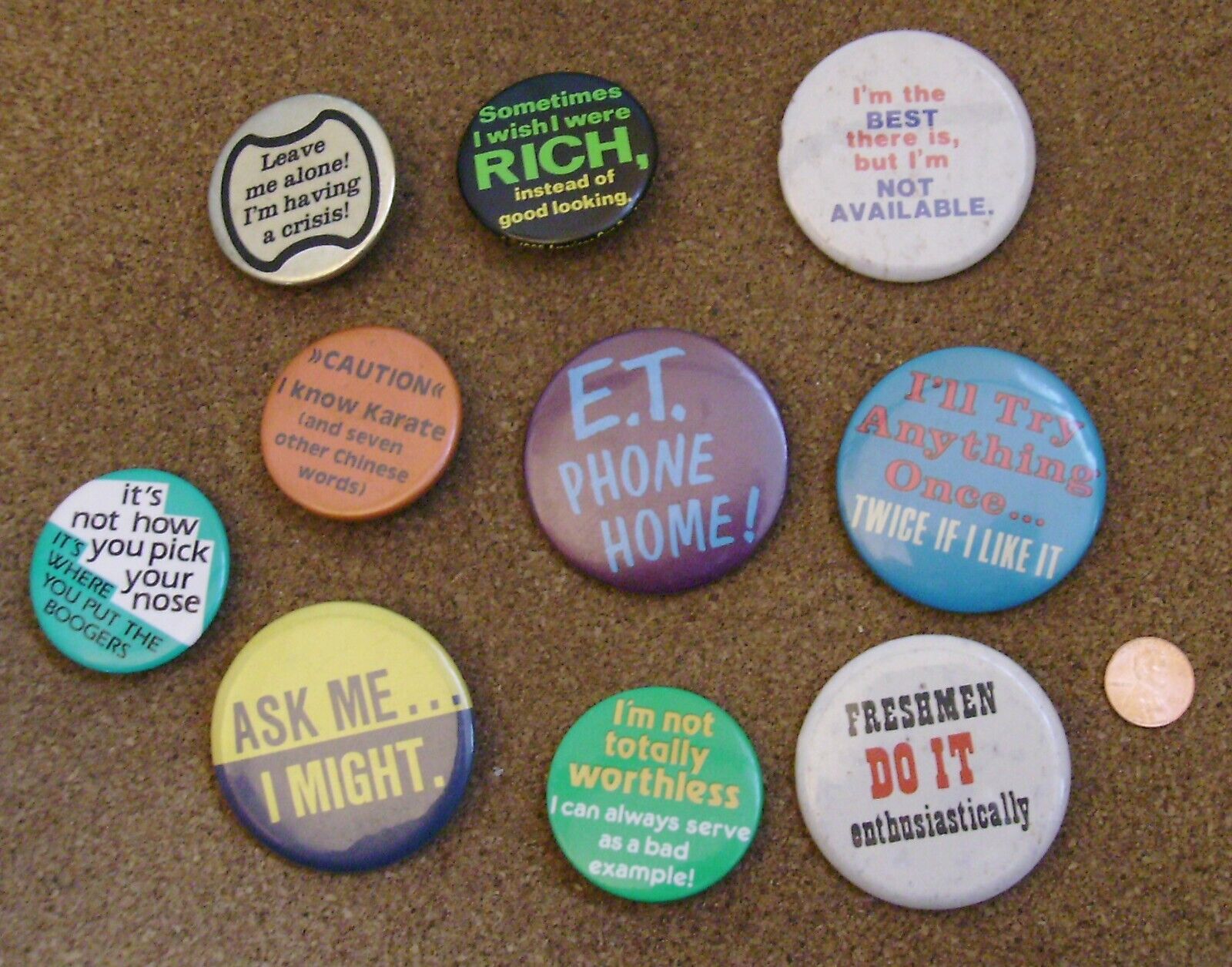 Vintage HUMOROUS & FUNNY Buttons Complete (Lot of 10)