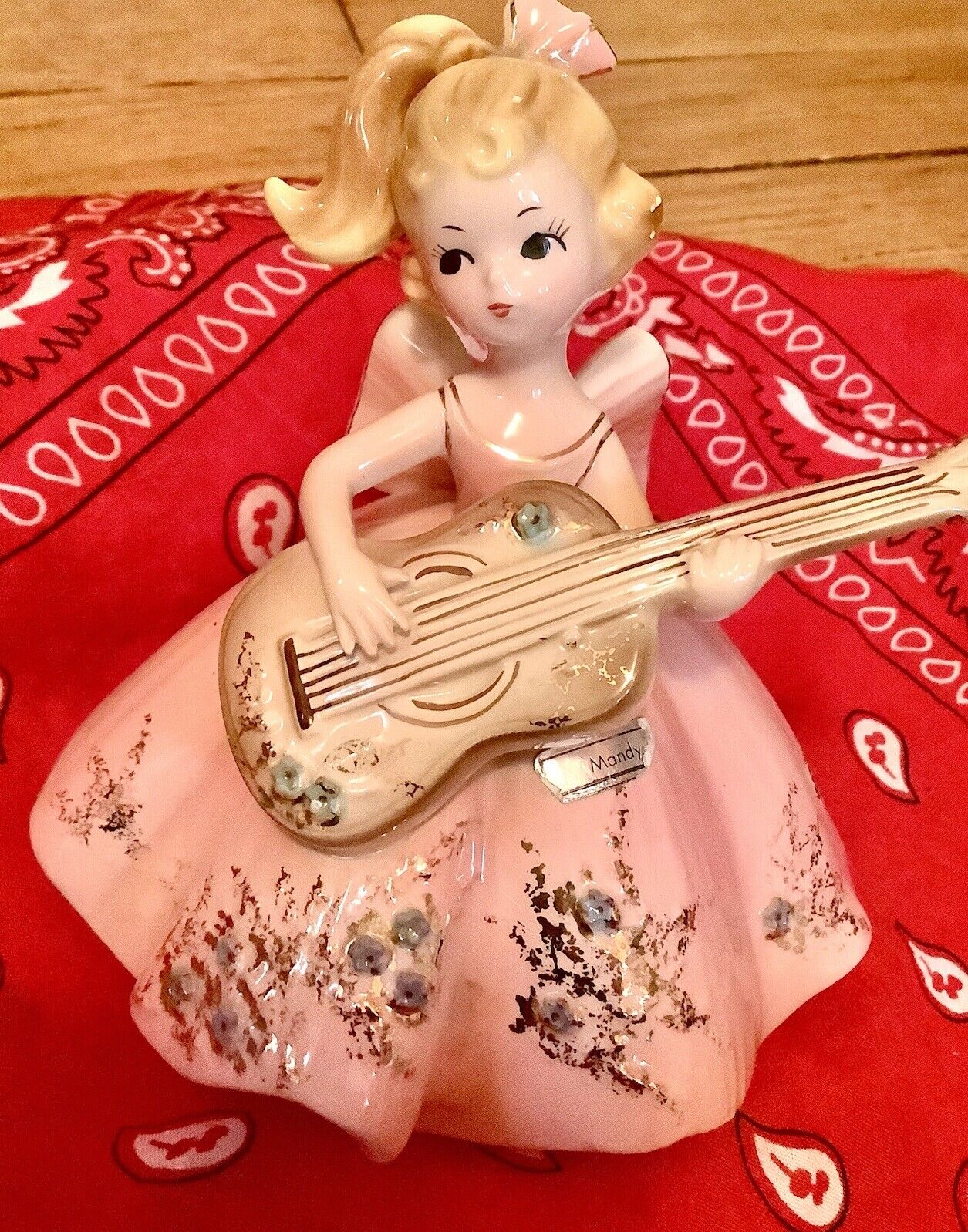 Vintage JOSEF Originals MUSiCALE Seris Girl PINK Playing GUiTAR Mandy Figurine +