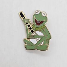 Vintage KERMIT Pin PLAYING THE BANJO 1980 Collectible  picture