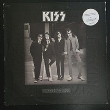 Kiss Dressed To Kill Vinyl 1975 1st Pressing with HYPE STICKER picture