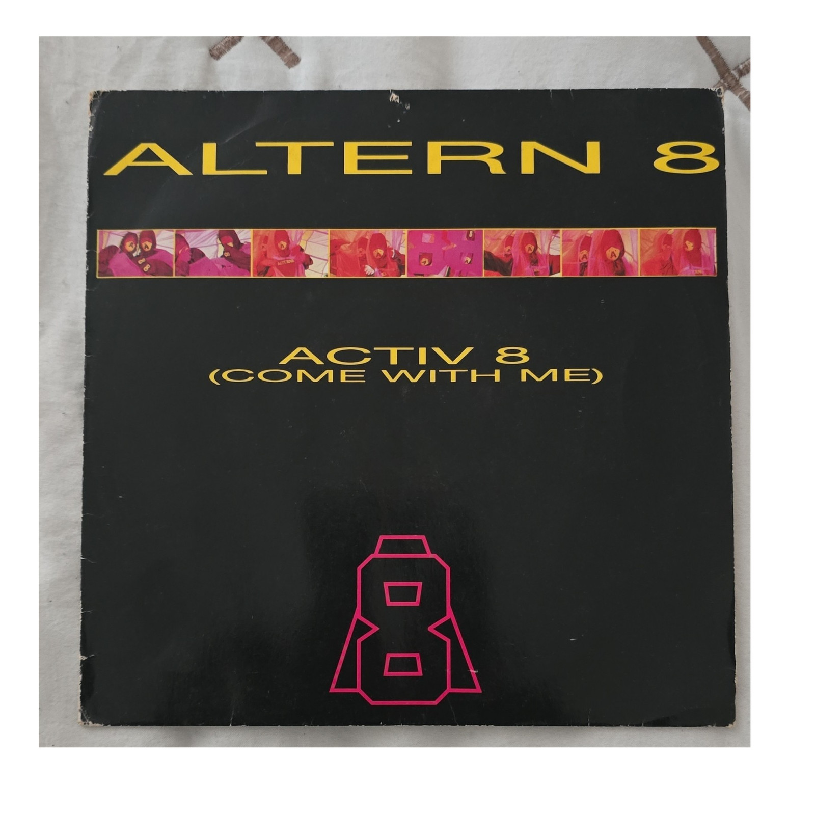Altern 8 
