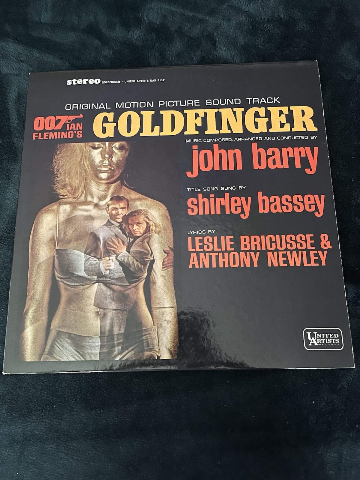 Vinyl LP Record James Bond Goldeneye Soundtrack  Great Condition See Pics