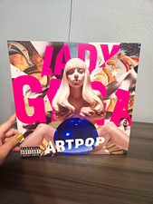 Lady Gaga ARTPOP 12