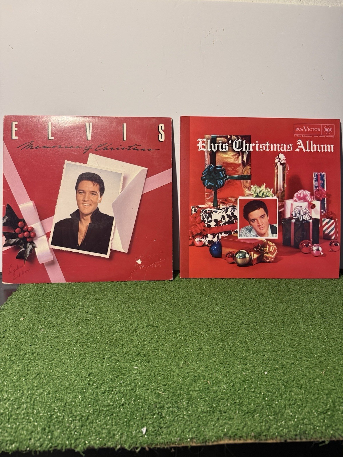Lot Of Elvis Presley Christmas Vinyl Records (1957, 1982)