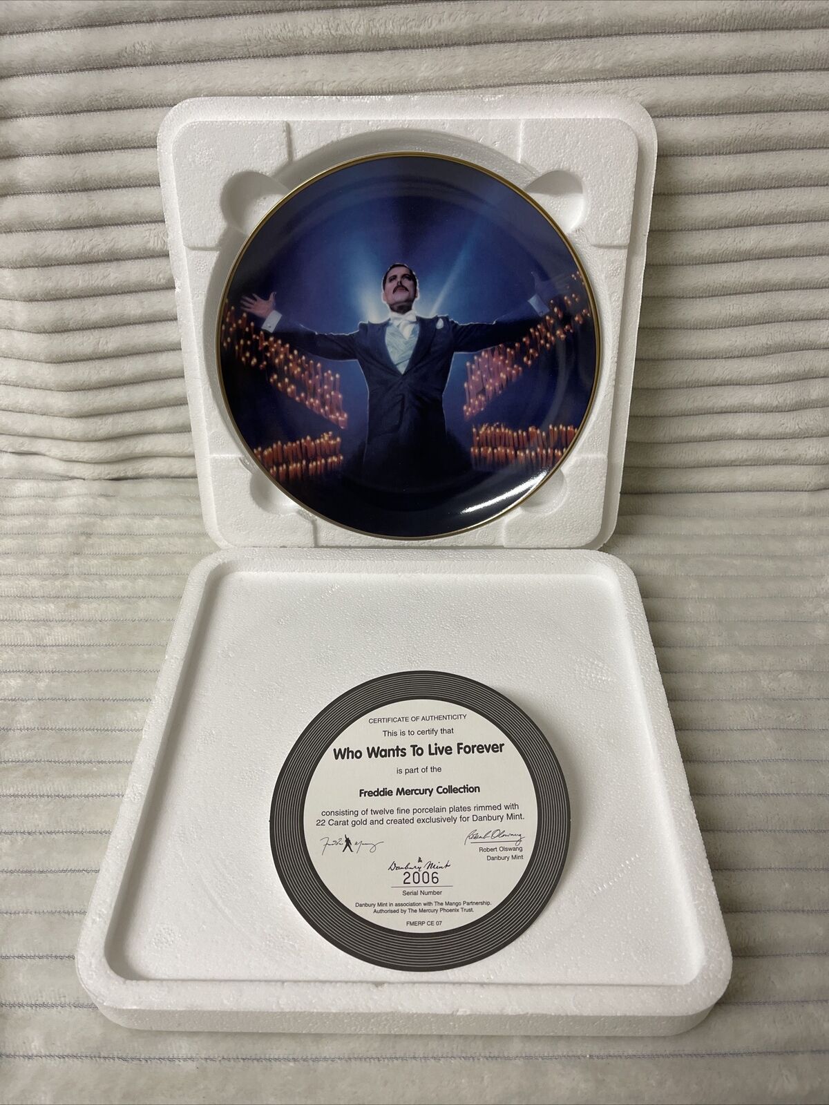 Queen Freddie Mercury Plate Danbury Mint Ltd Box COA Who Wants to Live Forever