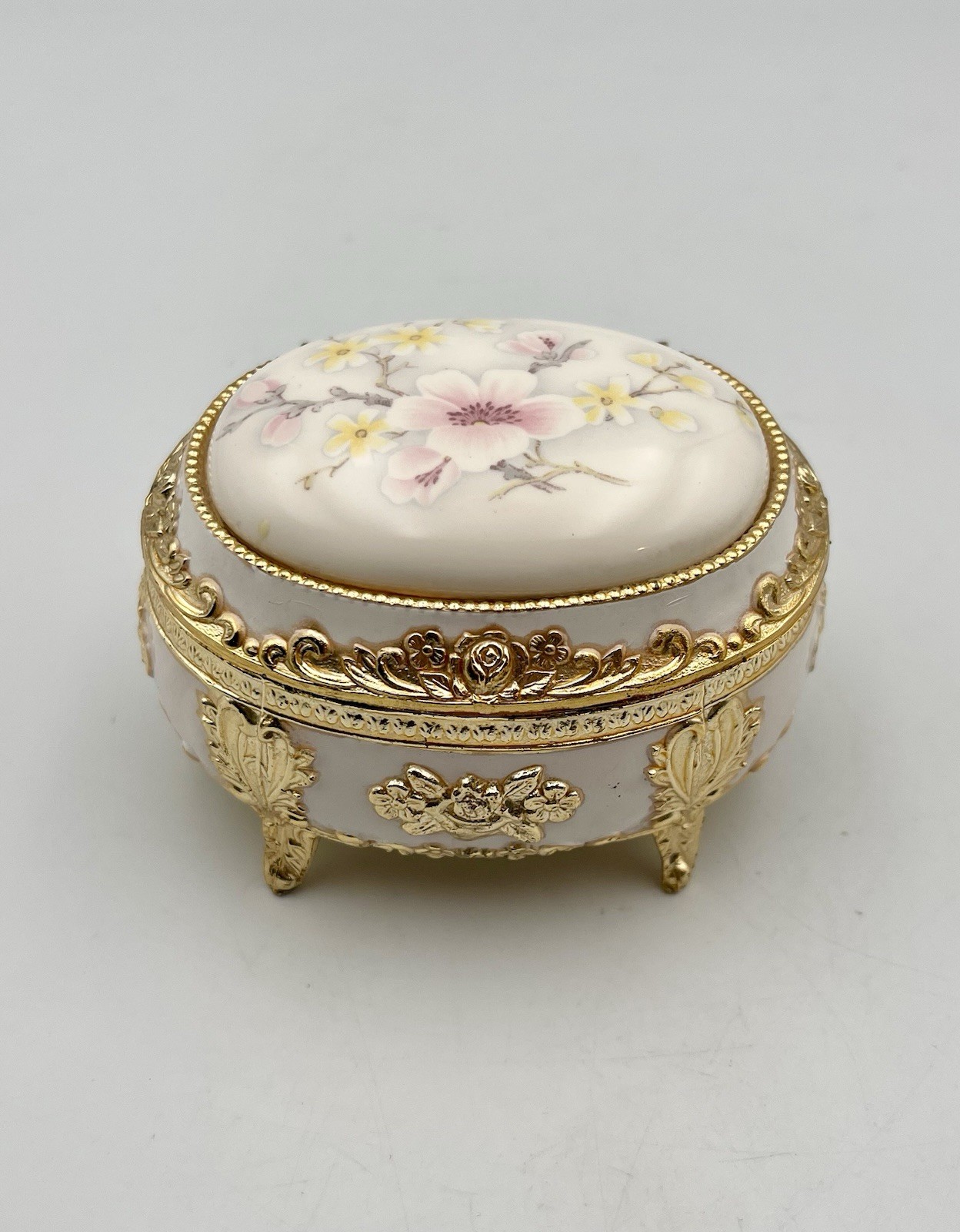 Vintage Westland Sankyo Music Box That’s What Friends Are For Floral Japan