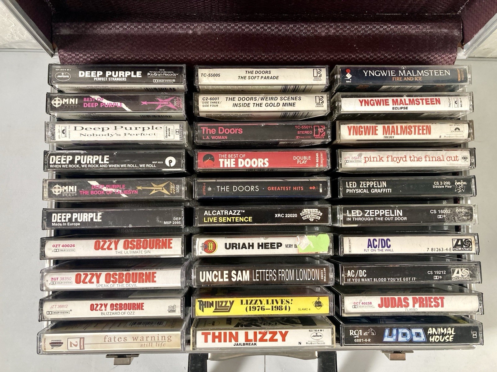 Lot of 30 cassettes Rock & heavy metal + vintage Leather Case. Good Condition