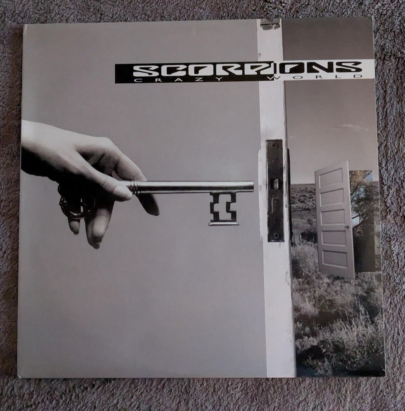 SCORPIONS CRAZY WORLD VINYL ALBUM NM OR BETTER LQQK NICE ORIGINAL OWNER