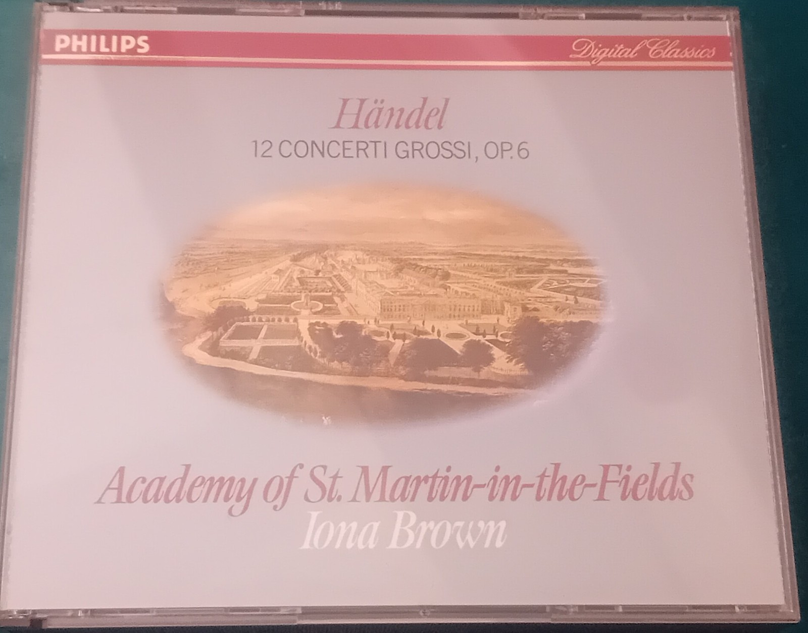 HANDEL - 12 C0NCERTI GROSSI, Op.6.  The ASMF under Iona Brown on excellent form