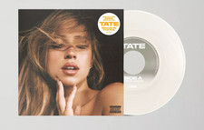 Tate McRae - Purple lace bra / It's ok I'm ok UO Exclusive 7