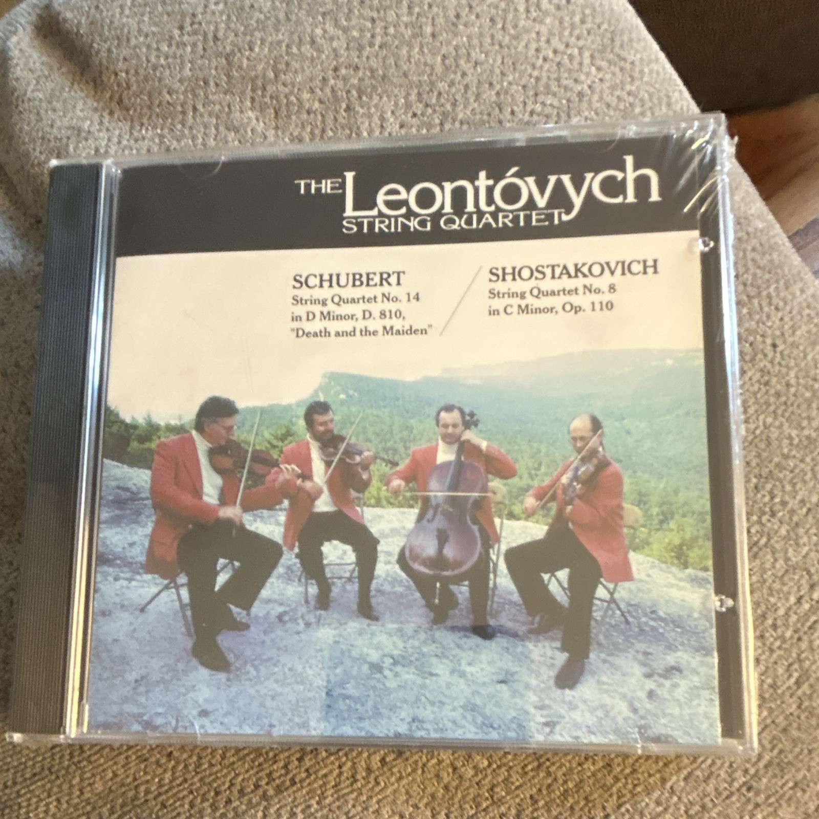 Leontóvych String Quartet: Schubert No. 14 / Shostakovich No. 8 (CD)