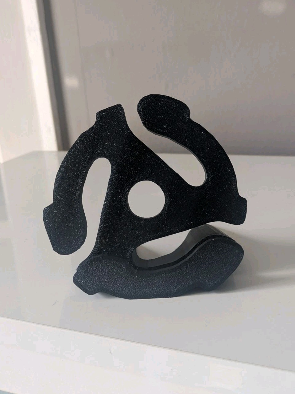 Retro Vinyl Record Display Stand – 45 Adaptor Style – Now Playing