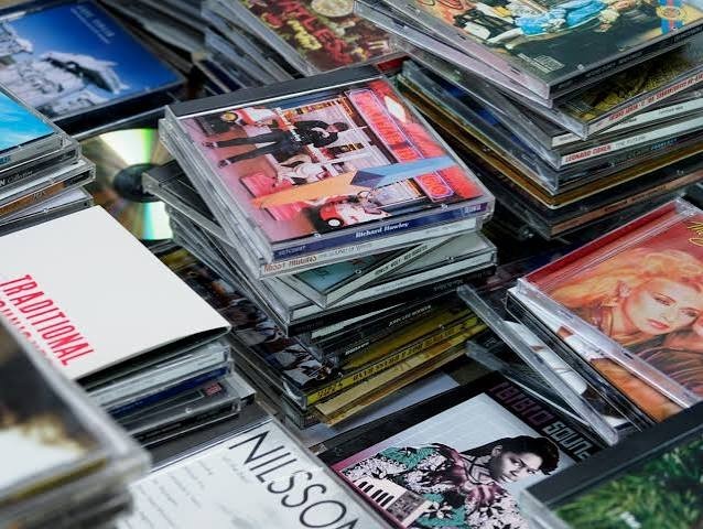 Wholesale Bulk Lot 50 Random Music CDs - Blind Box Reseller Bundle w/ Cases