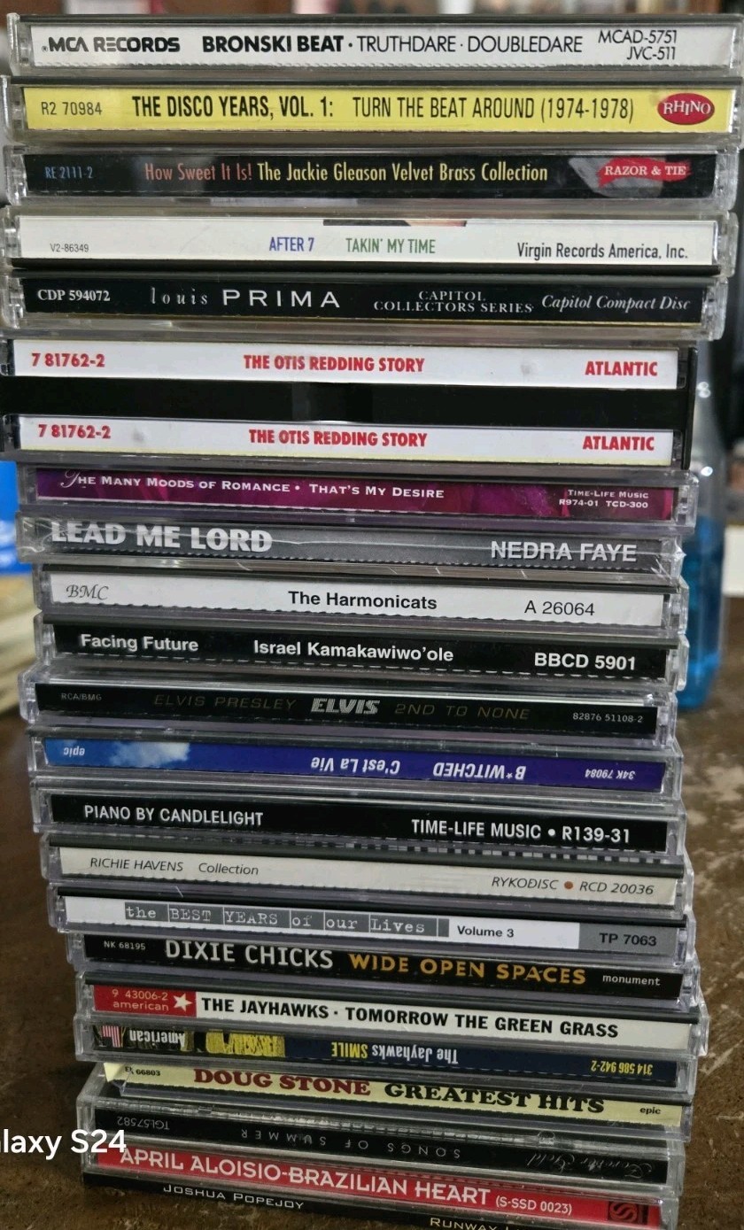 22 CDS RANDOM REDDING ELVIS  JAYHAWKS HAVENS  MORE WYSIWYG