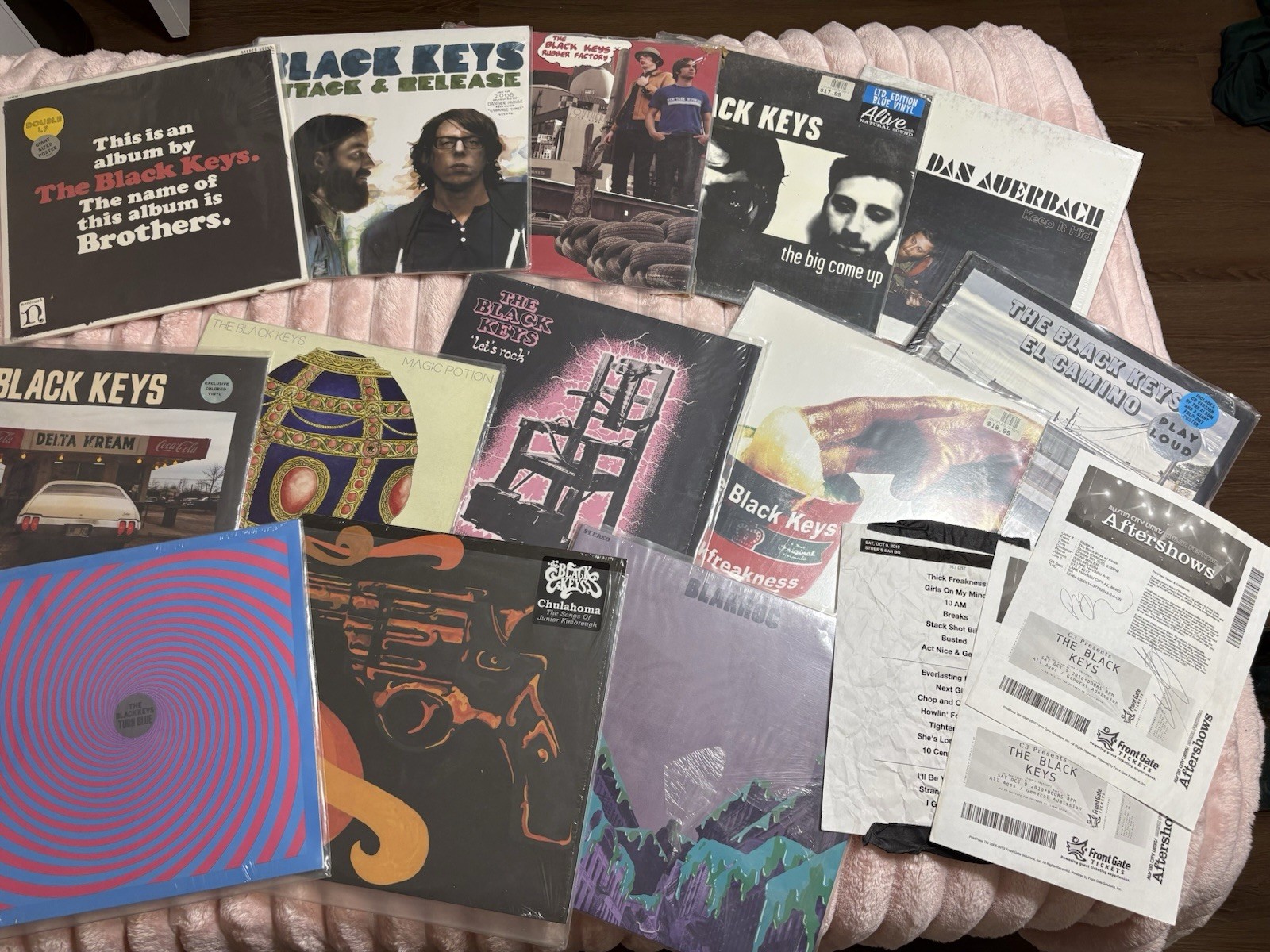 Black Keys 1st Pressings x12  +Autographs Concert Tickets Stage Concert Playlist