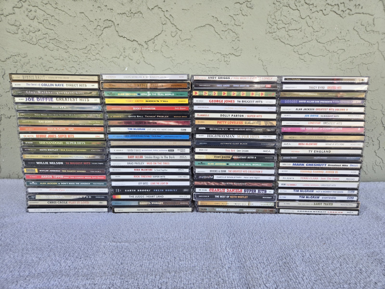 80 Assorted Country Cds ~ Alan Jackson ~ Toby Keith ~ Garth Brooks & Many More