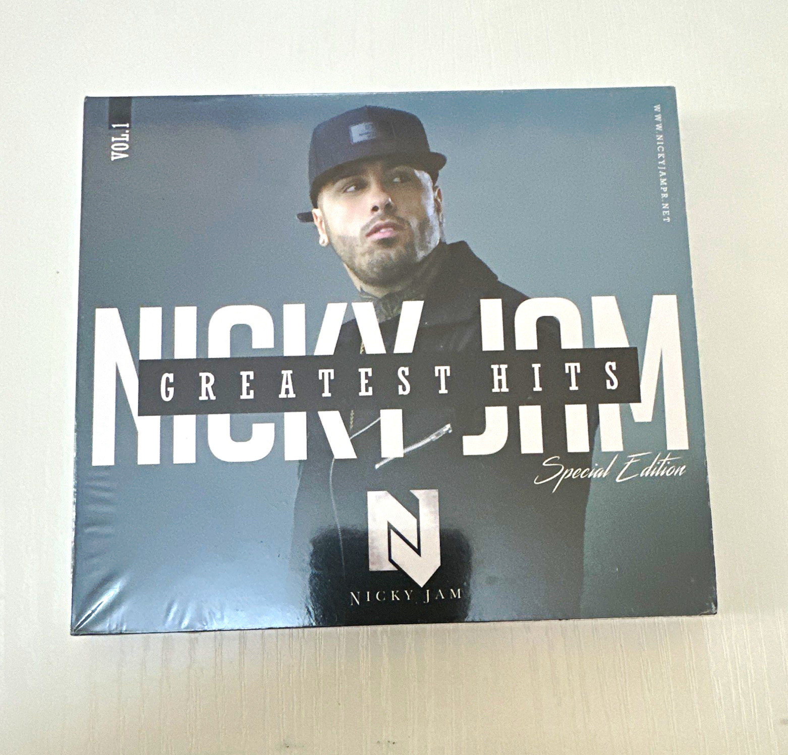Nicky Jam Greatest Hits Special Edition 2015 Latin CD+DVD La Industria Inc.