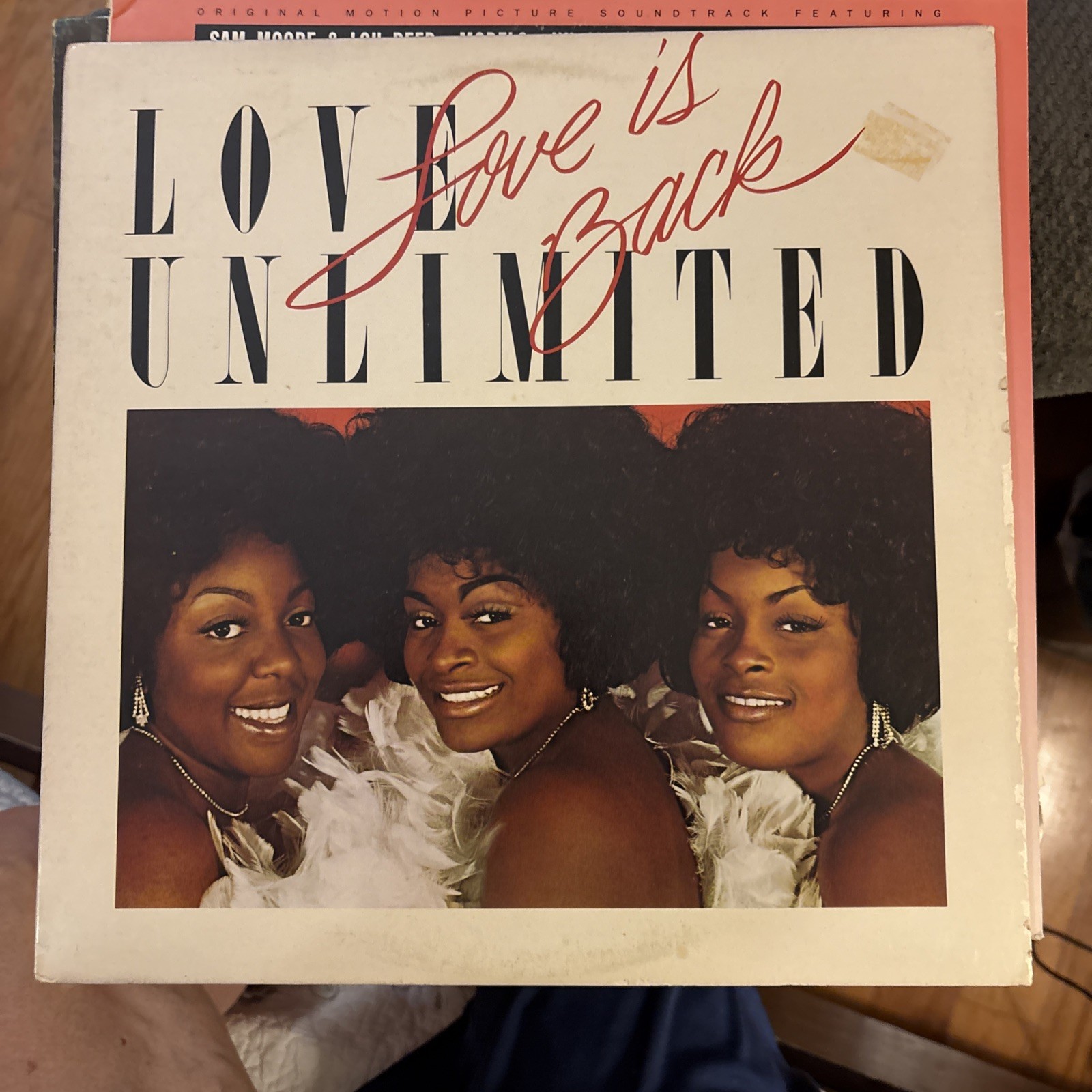 Love Unlimited - Love Is Back 12\