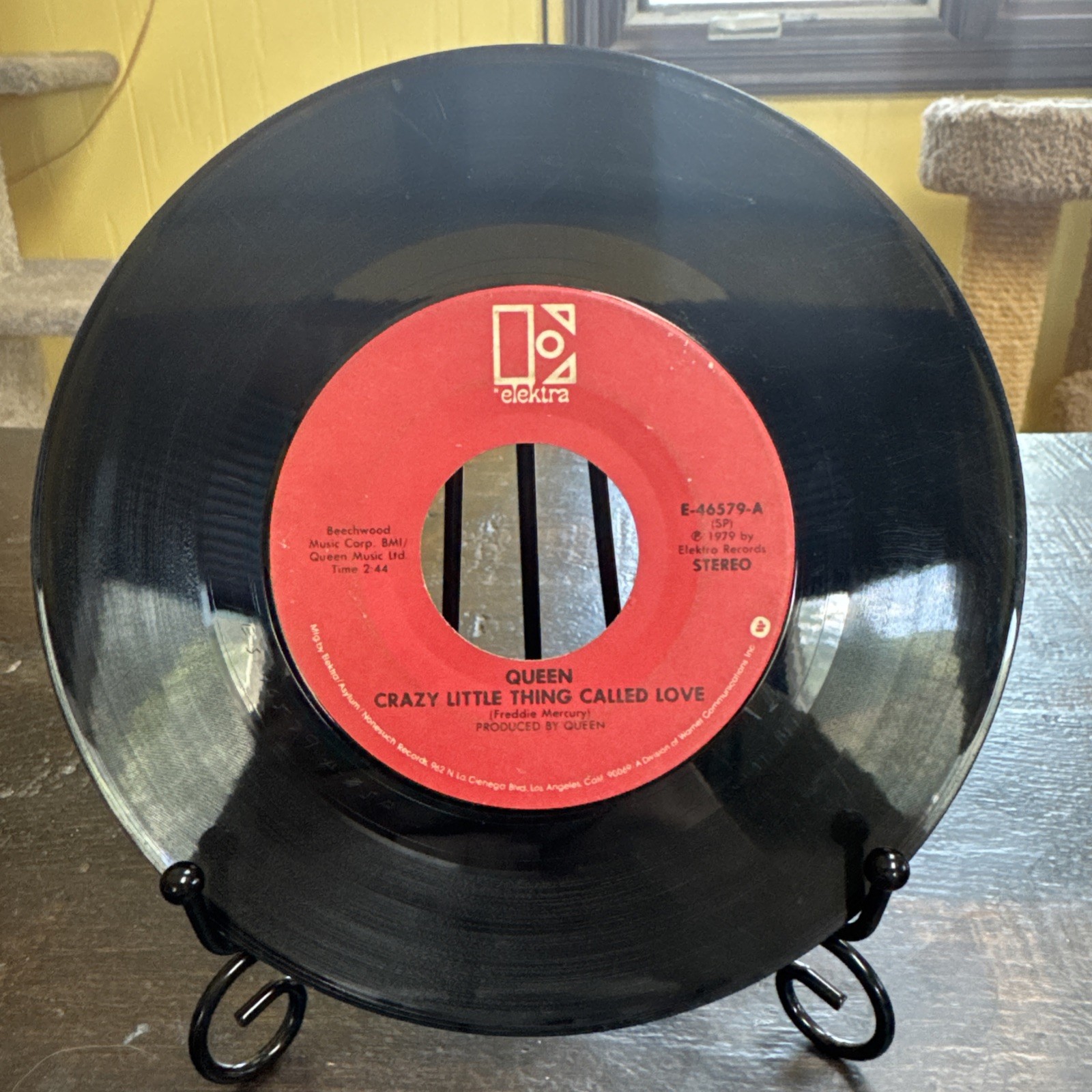 Queen – Crazy Little Thing Called Love 7” 45 RPM Elektra E-46579