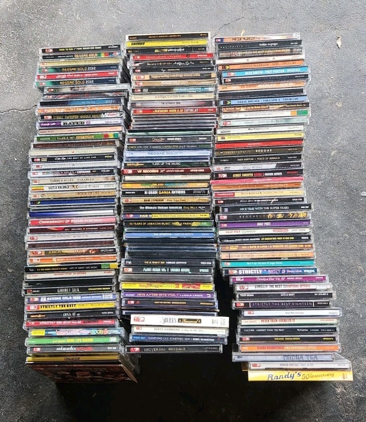 Massive Reggae & Dancehall CD Lot Strictly The Best, VP Records (Approx. 130 CD)